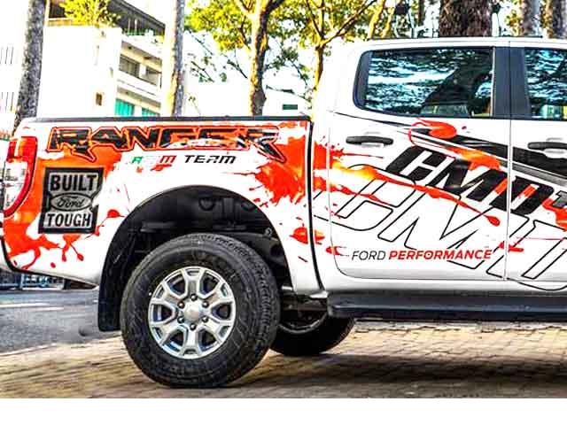 Những phụ kiện đơn giản làm đẹp cho chiếc ô tô của bạn