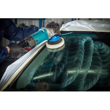 Đánh bóng kính ô tô